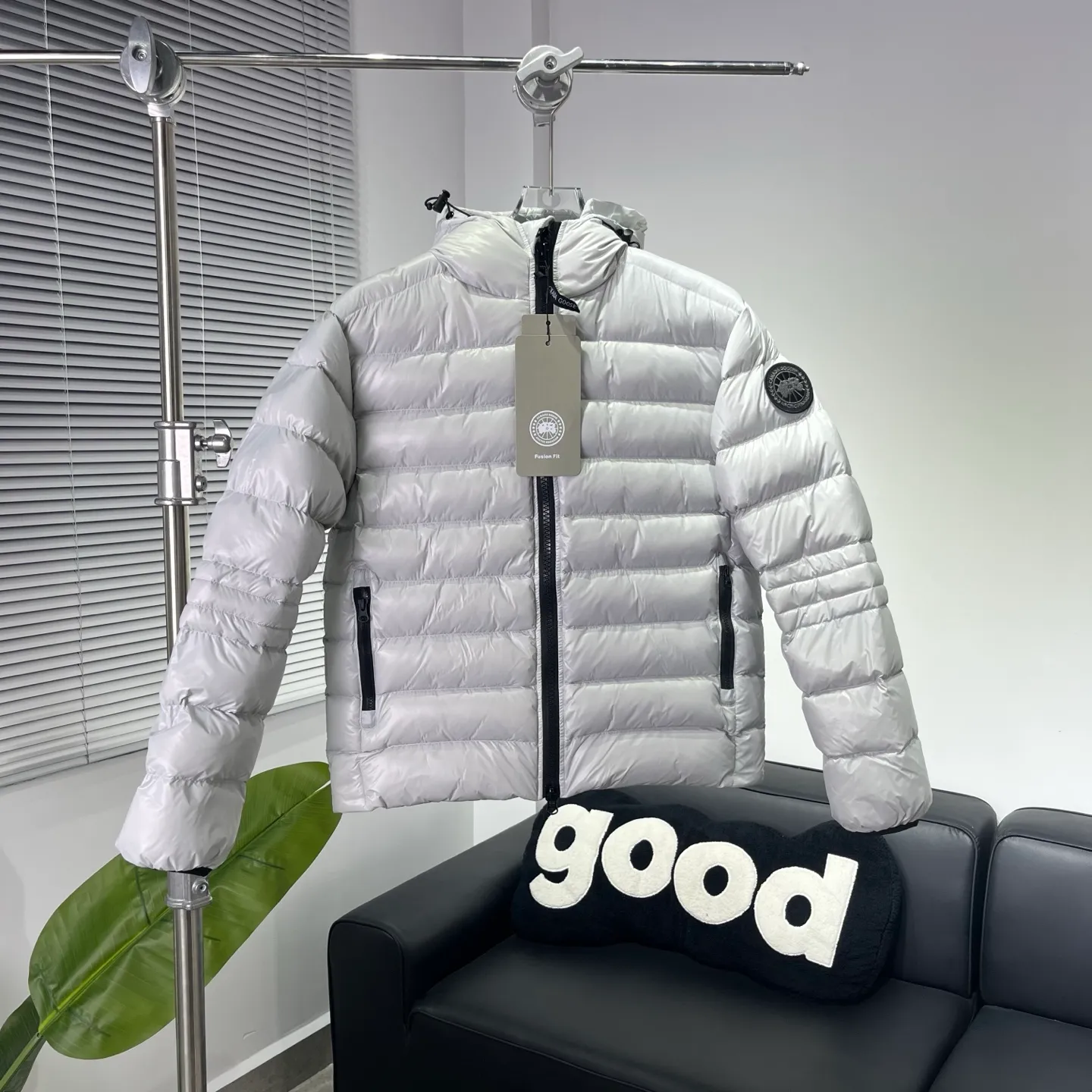 P840 𝑪𝒂𝒏𝒂𝒅𝒂 𝑮𝒐𝒐𝒔𝒆 Canada Goose 2227 Silver Gray Black Label Canada Goose Crofton Series Crofton Series Ski Season Logo Logo Solid Color Glossy Hooded Waterproof Windproof Ultra Light Down Jacket Men's Style: Silver Gray Black Label